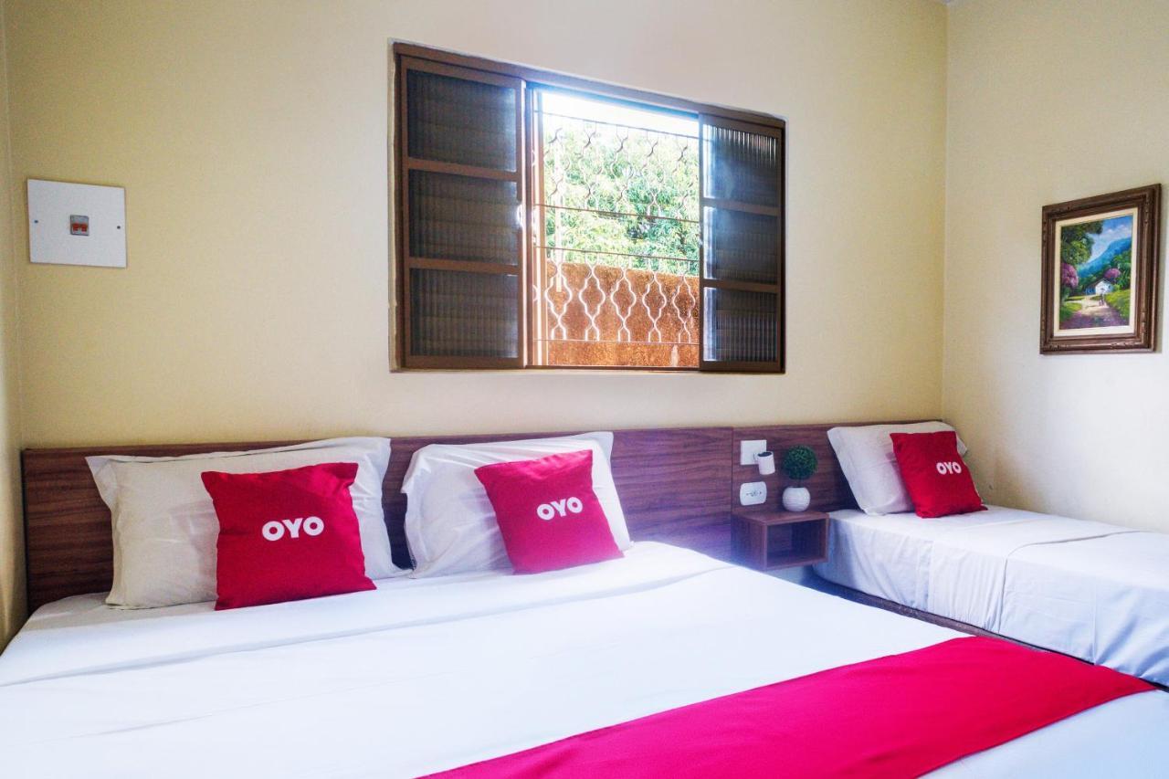Oyo Athenas Hotel