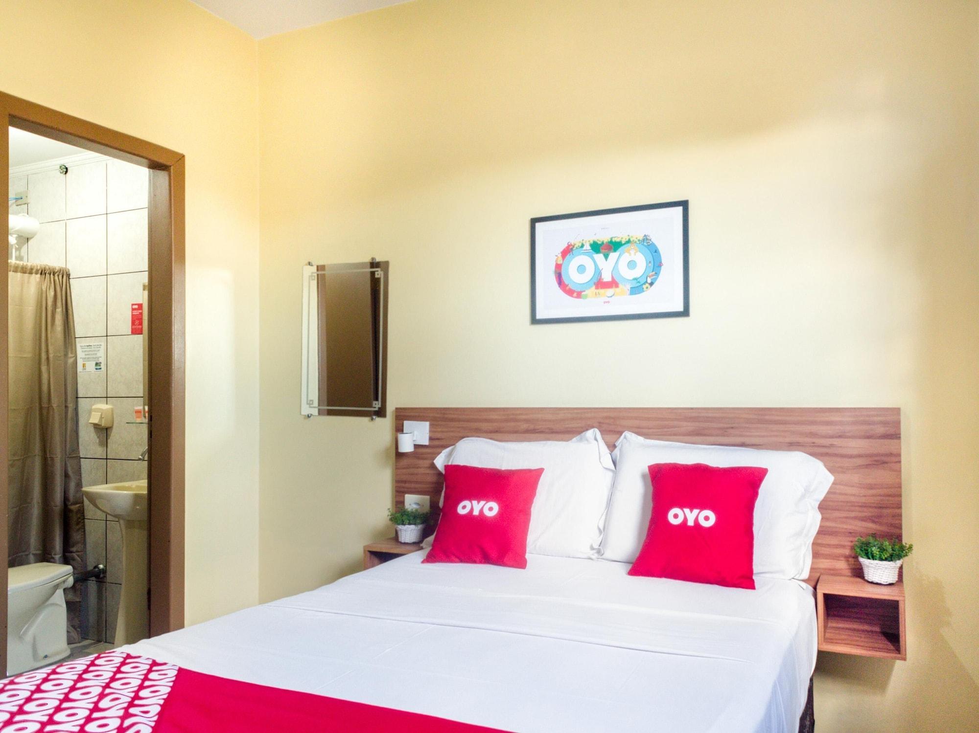 Hotel Oyo Athenas 3*