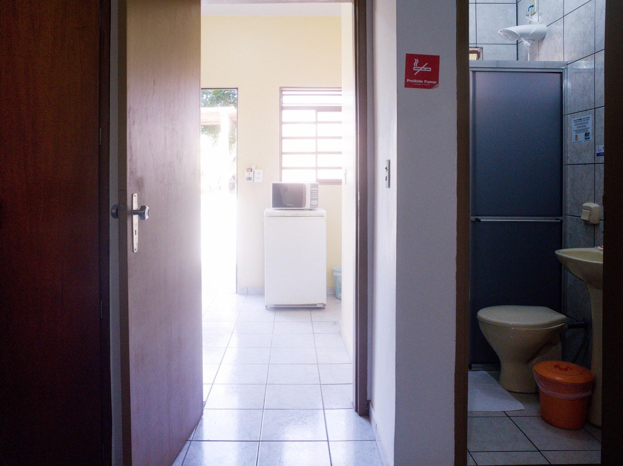 Hotel Oyo Athenas 3*