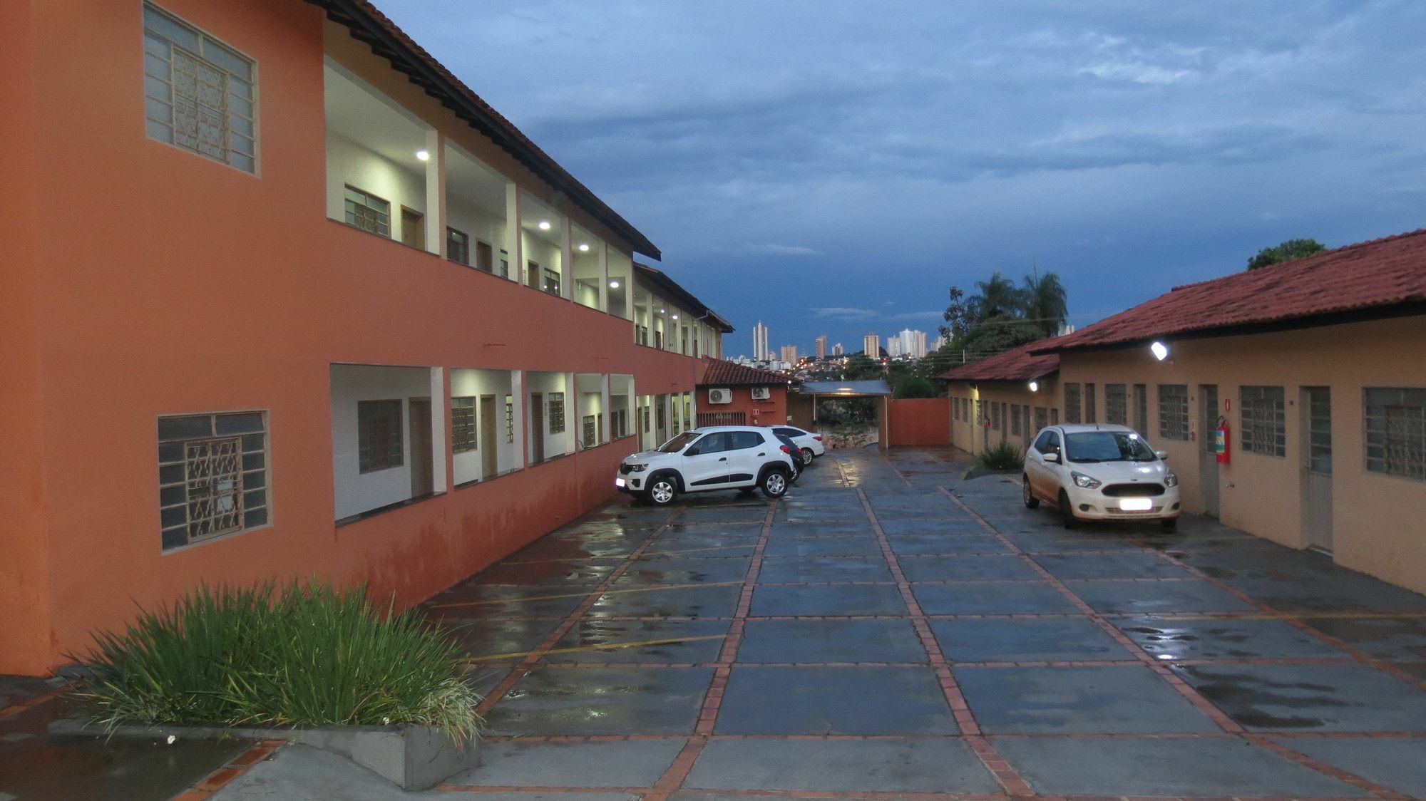Oyo Athenas 3* Campo Grande (Mato Grosso do Sul)
