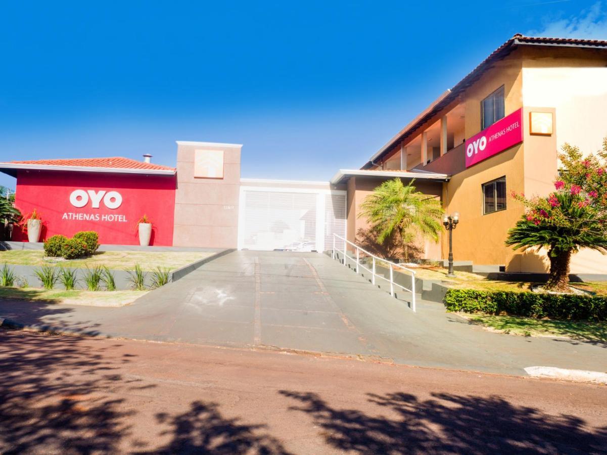 Hotel Oyo Athenas 3*